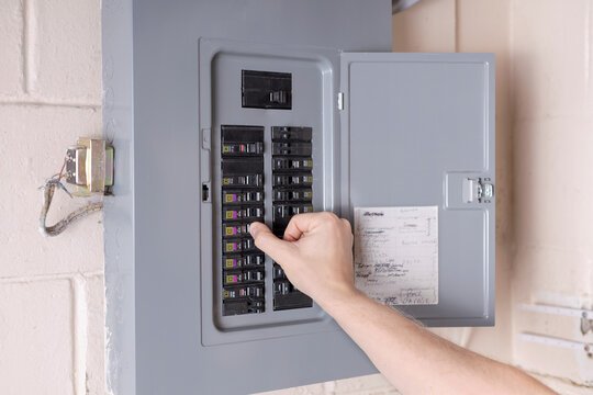 Hand on power breaker